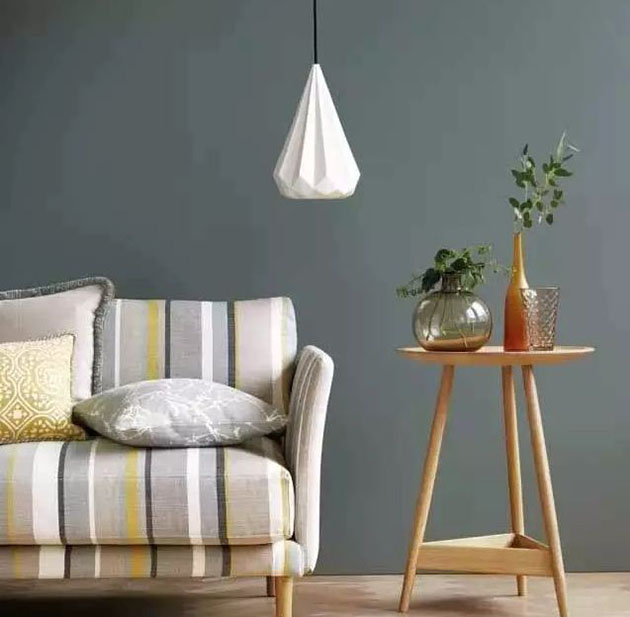 折线窗帘+条纹沙发